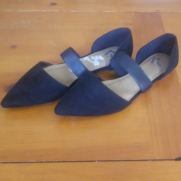 Report Shoes - Report Strappy Flats Suede Size 10 Report Shoes - Report Strappy Flats Suede Size 10